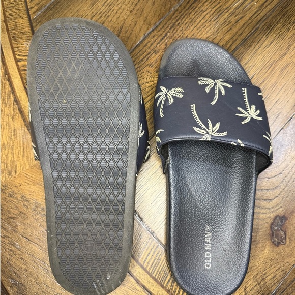 Old Navy Black Palm Tree Slides - Picture 4 of 4
